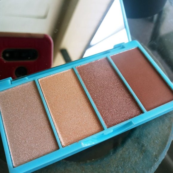Bellapierre Ultra Glow Highlighter& Bronzer Palette - Picture 1 of 1